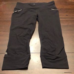 Athletes leggings crop.  Size m